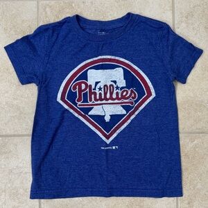 Philadelphia Phillies Youth T-Shirt 
Size: Youth XS (5)
Color: Blue/Red/White